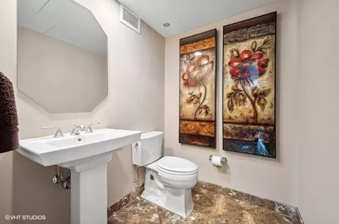 Bath - 60 E Monroe St #3901, Chicago, IL 60603 photo 1 of 4