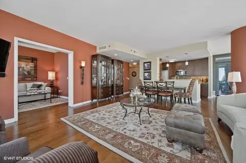 Living - 60 E Monroe St #3901, Chicago, IL 60603 photo 5 of 8