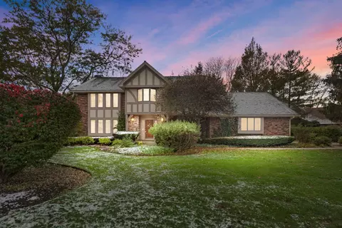 831 Interlaken Ln, Libertyville, IL 60048