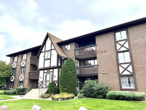 10532 Palos Pl #A, Palos Hills, IL 60465