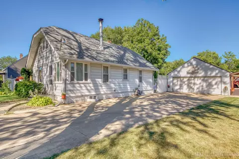 544 Terry Ave, Aurora, IL 60506