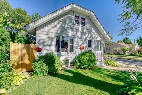 544 Terry Ave, Aurora, IL 60506 photo 2