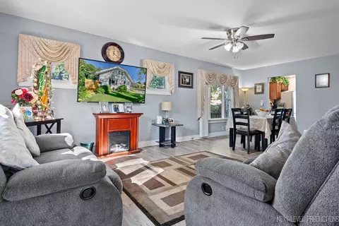 544 Terry Ave, Aurora, IL 60506 photo 5