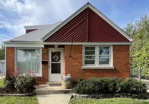 4634 Scott St, Schiller Park, IL 60176
