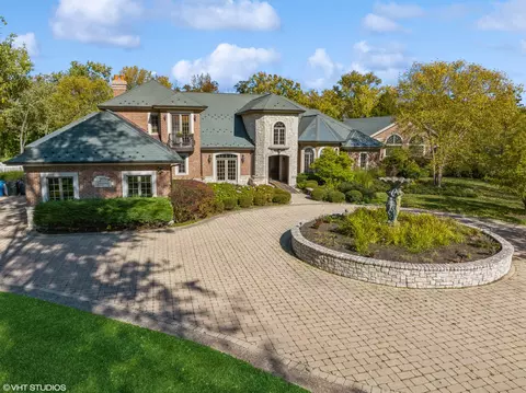 2410 W Course Dr, Riverwoods, IL 60015