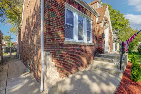 650 E 101st St, Chicago, IL 60628 photo 4