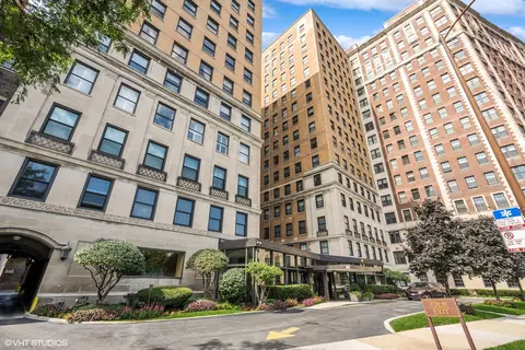 3730 N Lake Shore Dr #8A, Chicago, IL 60613