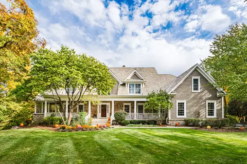 61 Hillburn Ln, North Barrington, IL 60010