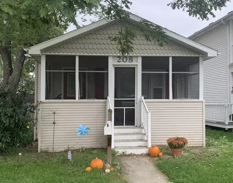 208 W Burlington Ave, Westmont, IL 60559
