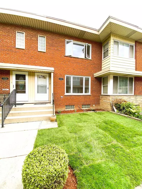 6219 N Cicero Ave #A, Chicago, IL 60646
