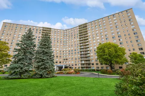 7061 N Kedzie Ave #205, Chicago, IL 60645