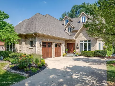 133 Arthur Ave, Clarendon Hills, IL 60514