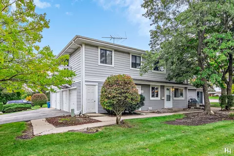 1511 Fremont Dr, Hanover Park, IL 60133