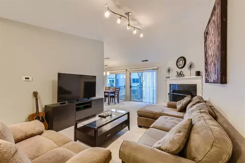 1408 Tulip Ct #A2, Wheeling, IL 60090 photo 2