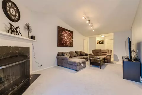 1408 Tulip Ct #A2, Wheeling, IL 60090 photo 4