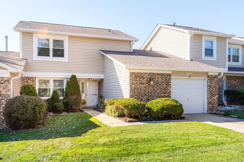 220 Stanyon Ln, Bloomingdale, IL 60108