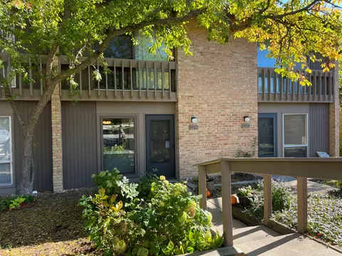 5912 Meadow Dr #5912, Lisle, IL 60532
