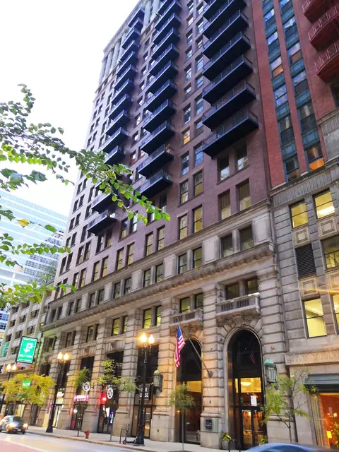 212 W Washington St #2106, Chicago, IL 60606