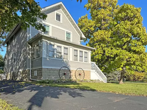554 Saint Charles Rd, Glen Ellyn, IL 60137