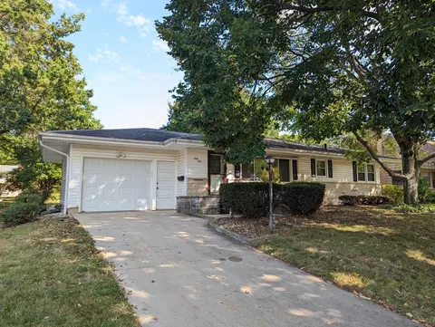 69 N Westwood Ave, Freeport, IL 61032
