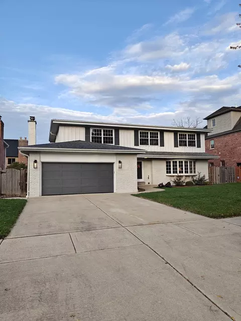484 S Prospect Ave, Elmhurst, IL 60126