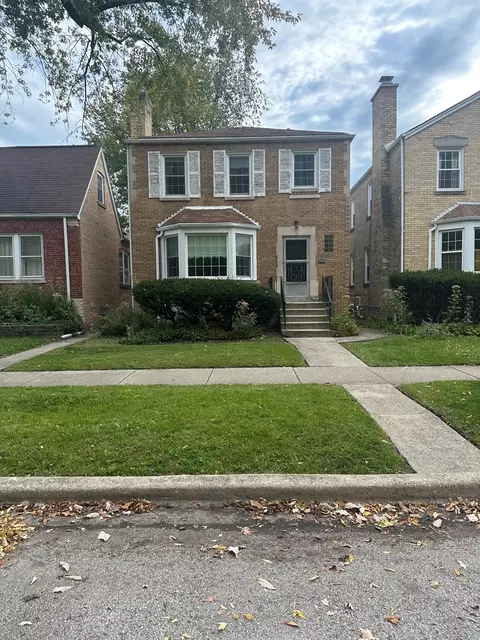 5639 N Central Park Ave, Chicago, IL 60659