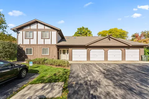 2 S640 Cerny Rd #B4, Warrenville, IL 60555