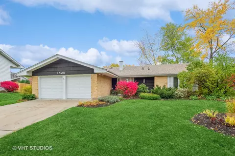 1525 Mayfield Ln, Hoffman Estates, IL 60169