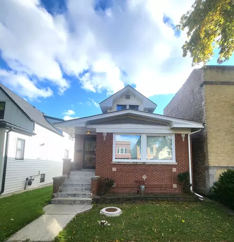 4949 W Byron St, Chicago, IL 60641