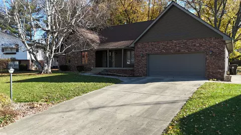 50 Park Ln, Clinton, IL 61727