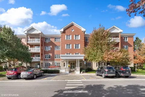 1220 Depot St #104, Glenview, IL 60025