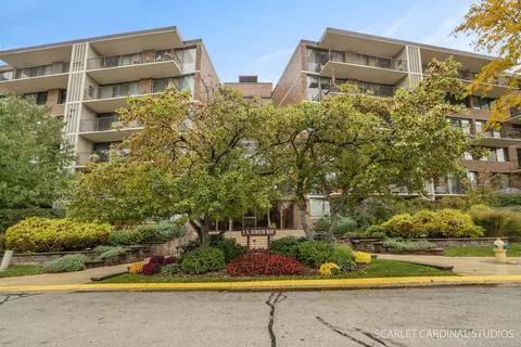 2 S Atrium Way #409, Elmhurst, IL 60126