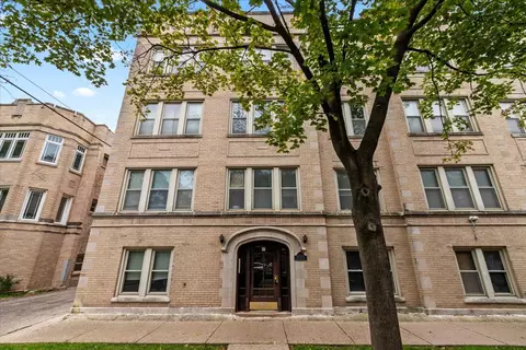 3253 W Olive Ave #2W, Chicago, IL 60659