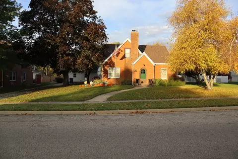 117 N Main St, Walnut, IL 61376