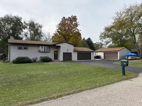 4709 Bonner Dr, Mchenry, IL 60050 photo 1