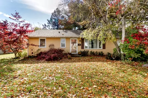 1105 Redwood Ave, Bloomington, IL 61701