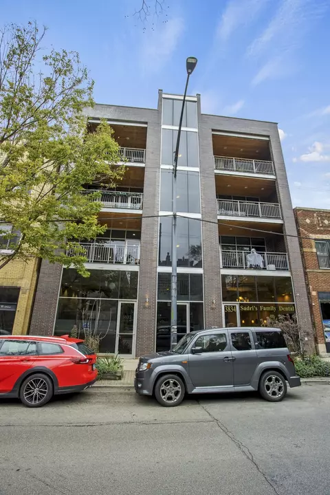 3832 N Ashland Ave #2S, Chicago, IL 60613
