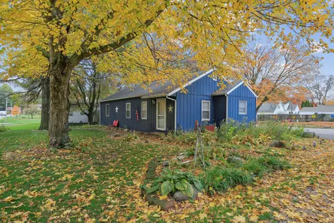 405 S Hayes St, Philo, IL 61864 photo 1