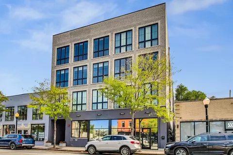5015 N Clark St #203, Chicago, IL 60640