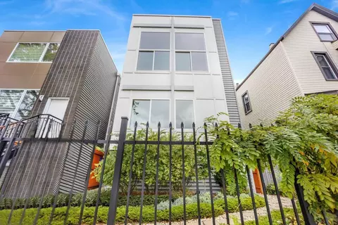2052 N Hamlin Ave, Chicago, IL 60647