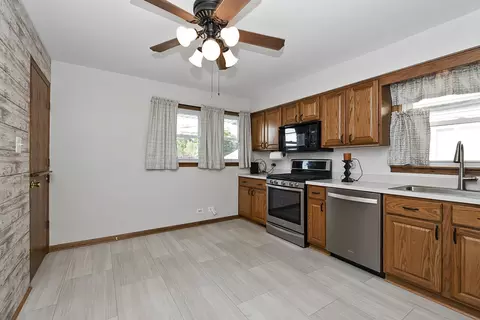 7703 W 66th St, Summit, IL 60501 photo 8