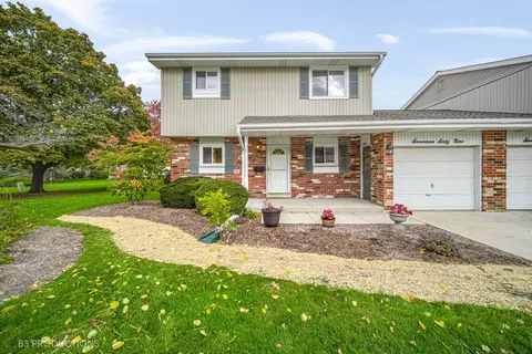 1769 Eaton Ct, Wheaton, IL 60189