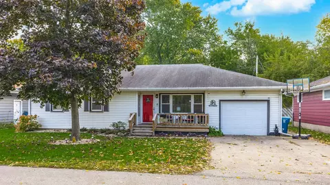 104 Huber St, Pontiac, IL 61764