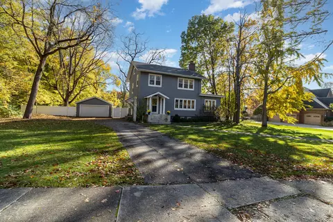 911 Bruce Ave, Flossmoor, IL 60422