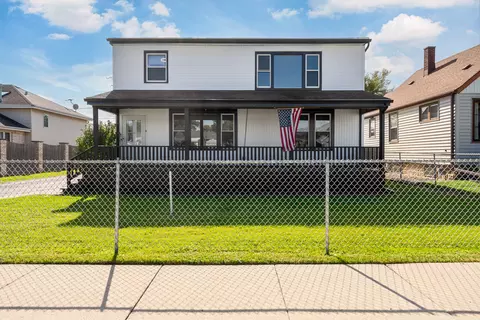 5915 W 88th Pl, Oak Lawn, IL 60453