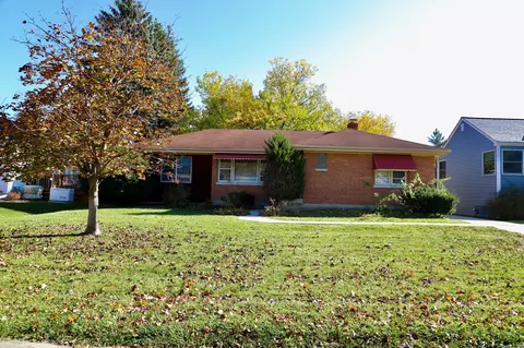 909 Hammerschmidt Ave, Lombard, IL 60148