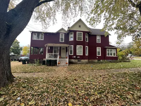 527 S Batavia Ave, Batavia, IL 60510