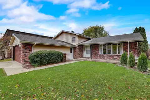 4013 W Lillian St, Mchenry, IL 60050