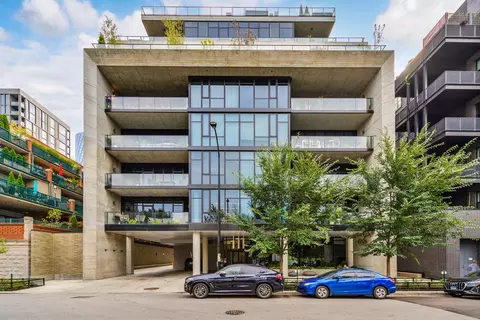 111 S Peoria St #303, Chicago, IL 60607