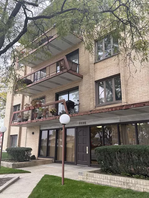 7730 Dempster St #411, Morton Grove, IL 60053